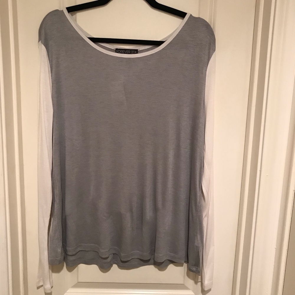NWT Forever21 Gray/White Long Sleeve Top